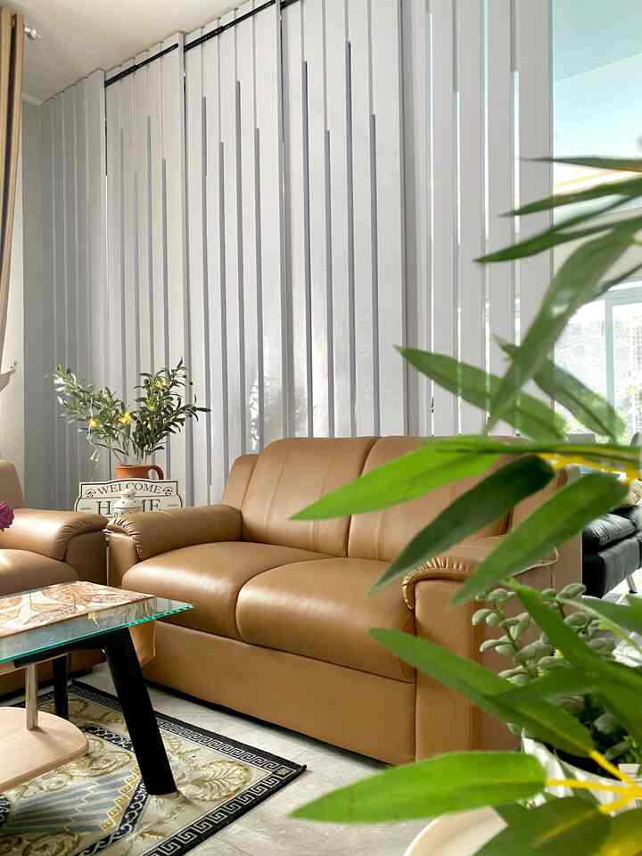 Color palette di rumah kami di dominasi warna putih dan wood serta warna-warna natural seperti cokelat, hitam dan abu.
Bukan tanpa alasan karena rumah kami memang tidak terlalu luas, sehingga kami harapkan jika di rumah di terapkan warna-warna netral maka rumah akan terasa lebih lega.

#BringColoursToMyHome
#HomeColorsPalette
#RekomendasiWarnaRumah
#ColorPalette