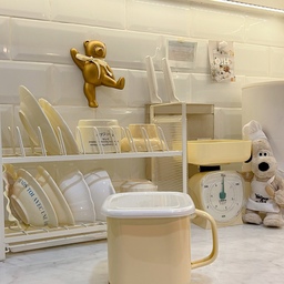 Untuk Dapur aku memadukan tone senada dengan warna White , Cream & Butter color karna membuat daour mungil menjadi lbh cerah dan lega, terkadang ada mix warna-warna pastel untuk pan" nya agar lbh ceria #Bringcolorstomyhome #homecolorpalette #rekomendasiwarnarumah #dapurkecil #dapur #dapursatukamar #dapurku #kitchen #kitchenset #classicroom 