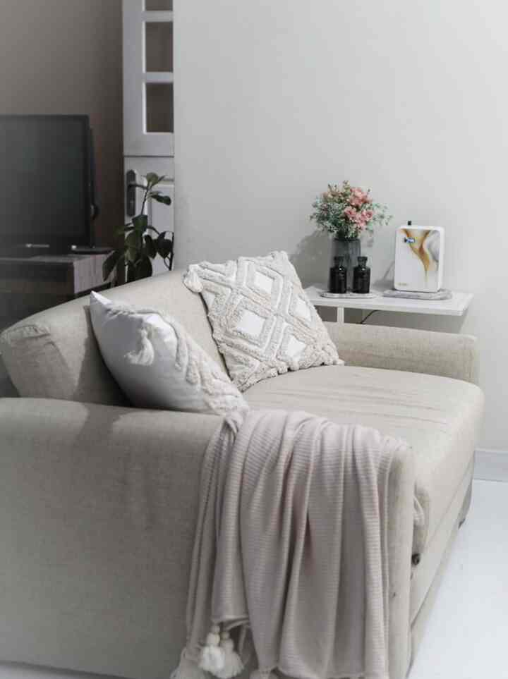 •Aesthetic Affordable•

Mengeluarkan uang yang banyak untuk printilan cakep itu hal yang biasa, yang luar biasa itu ketika dengan budget minim tapi bisa mendapatkan printilan cakep, apalagi yang bisa di mix & match dan bisa digunakan diruangan yang berbeda untuk mendapatkan vibes yang berbeda😘

#DekorBudgetFriendly #AestheticAffordable #SpillDecorLowBudget #LowBudgetDecorInspo #InspirasiDekorasiLowBudget #InspirasiRuanganMungil #InspirasiPrintilanMurah #DekorasiLowBudget

