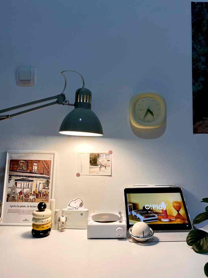 Beberapa item yang paling aku suka di ruang kerja, harganya dibawah 200 ribu, sudah bagus dan estetik sekali sebagai dekorasi rumah ☘️

Biasanya aku pilih barang dekorasi dengan warna yang soft terutama putih ataupun beige, dengan harga yang terjangkai bisa bikin ruangan jadi lebih minimalis juga.

#DekorasiBudgetFriendly
#AestehticAffordable
#SpillDecorLowBudget
