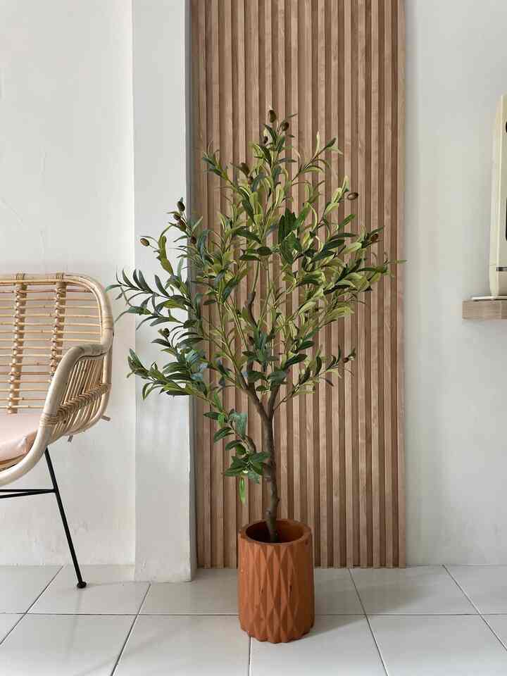 Caraku menentukan colour pallet di beberapa ruangan rumah yaitu dengan pemilihan atau memberikan sentuhan warna nude pada beberapa ruangan agar tidak terlalu dominan hitam.
Brown & cream menjadi pilihan colour palette rumah kami karena warna tersebut tidak terlalu mencolok dan cocok dengan konsep rumah minimalis kami. 

#Homecokourpalette
#bringcolorstomyhome
#homecollorpalette
#rekomendasiwarnarumah
#rumahminimalis