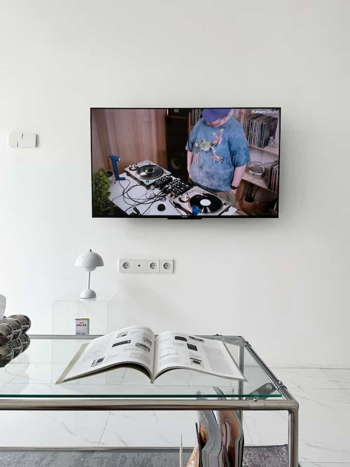 Minimalist Living Room
-
The AngkaHouse living room is designed to create comfort for residents and looks minimalist because it is white and stainless, it looks simpler

#livingroom #home #homedecor #homeinspo #inspo #inspiration #minimalis #angkahouse #white #45sqm