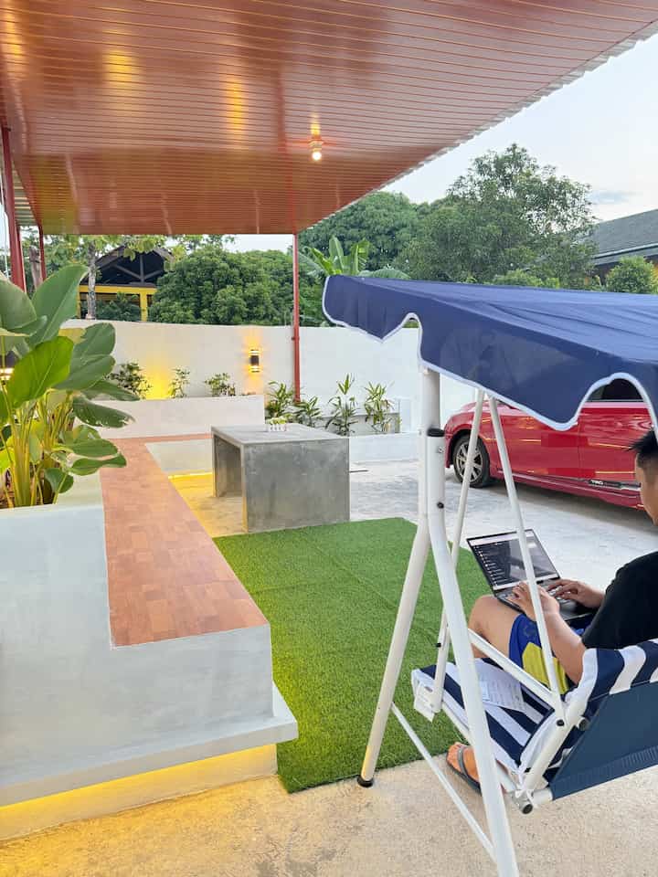 • Taman Belakang Rumah • 
Rumah kami ini adalah rumah tumbuh yang perlahan dibuat spot-spotnya,
Sekarang rumah kami punya taman belakang yang selain kami gunakan untuk bbq-an juga sering kami gunakan untuk bekerja supaya pikiran lebih segar 🌱✨

#tamanrumah #tamanbelakang #inspirasitaman #designtaman #terasrumah #homeinspo 