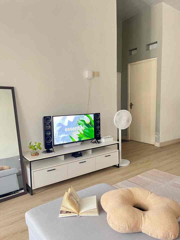 Penyegaran ruang tamu 🛋️✨

#ruang tamu
#dekorasi ruang tamu
#homedecorideas
#inspirasiruangkeluarga
#hidup di rumah
#ruang estetika
#rumahku Surgaku