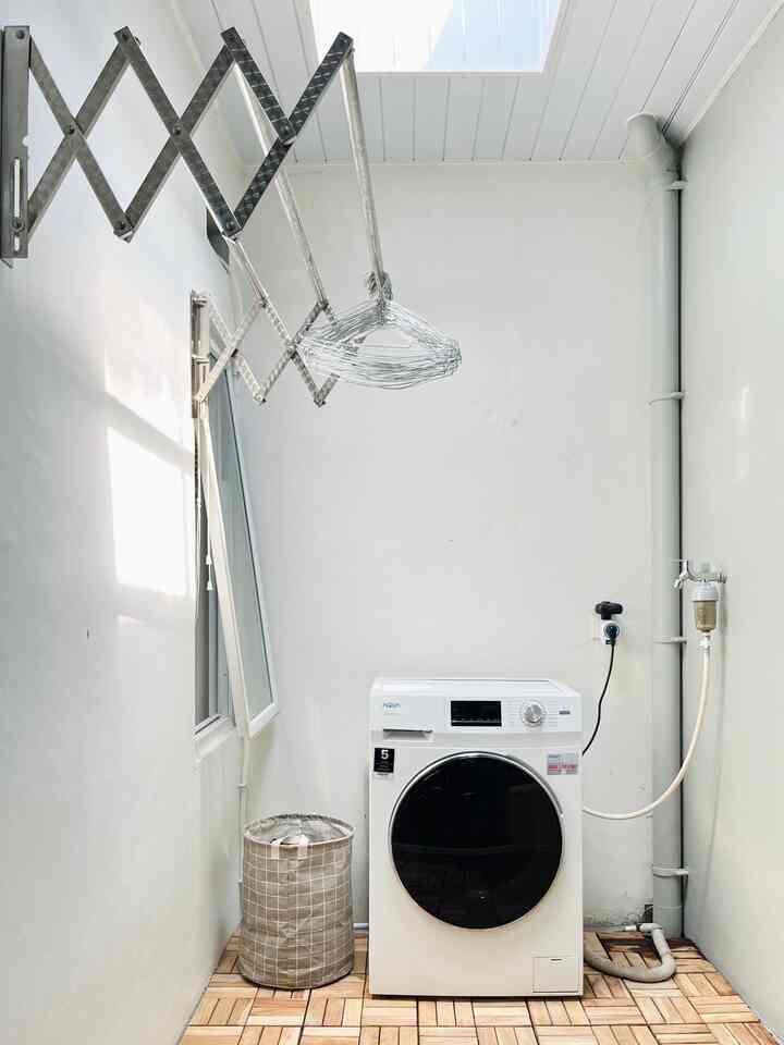 Laundry day~ 🧺🌤️
Selamat siang dari ruang laundry yang belum ada dekorasi 😆

#laundryday
#laundryroom
#homedecor
#homesweethome
#ideruangcuci