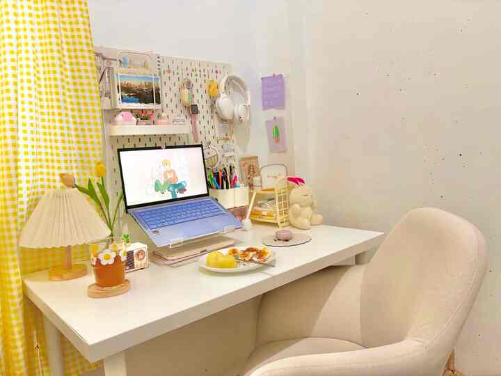 Memiliki ruang kerja yang aesthetic adalah impian semua orang. Berikut tips dekorasi ruang kerja aesthetic.
💡Atur pencahayaan yang baik
💡Pemilihan furnitur unik yang sesuai dengan tema dekorasi
💡Tambahkan sentuhan dekorasi di dinding

#IdeDekorasiRuangKerja
#RuangKerjaAesthetic
#InspirasiRuangKerja
#WarmDeskSetup