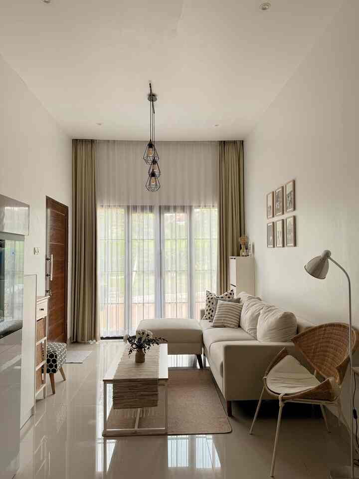 Livingroom yg selalu jadi ruangan favorit dirumah ini

#LivingroomDecor #InspirasiLivingroom #LivingroomMinimalist #ScandinavianDecor #homedecor #livingroomIdeas #livingroominspo 