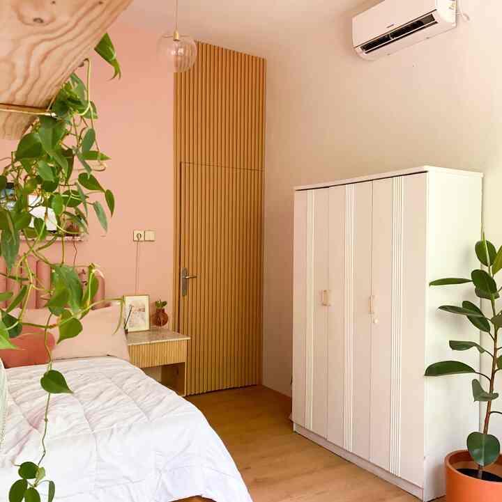 My dream bedroom💖✨
From childhood until I was 24 years old, I always shared my bedroom with my older sister, even with my brother😂 After my older sister got married, I was finally able to make my own dream bedroom come true with the results of my own salary✨

There is a certain pride because I can freely determine the style and what items are in my room. Some people might think, “why renovate your parents' house? It's better to be at home." Yes, but I'll just be realistic, while I have the opportunity to freely express 100% of my personality in this room, why not?


#pinkroom #kamartidur #inspirasikamartidur #bedroom #indoorplant #Bekasi #LivingWithParents