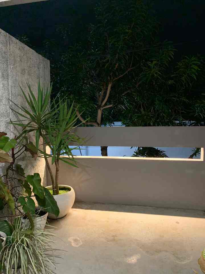 Beberapa Tempat favorit di nasr.living dengan segala penataan dekorasi dan perabotnya agar tampak menarik dan nyaman karena rumah ini memiliki luas yang terbatas sehingga sebisa mungkin ruangan yang penting harus ada tetep nyaman digunakan beraktivitas sehari-hari
#ruangfavorite
#idemenatarumah
#homeinspo
#interiorinspo
#menatarumahmungil
#nasrliving