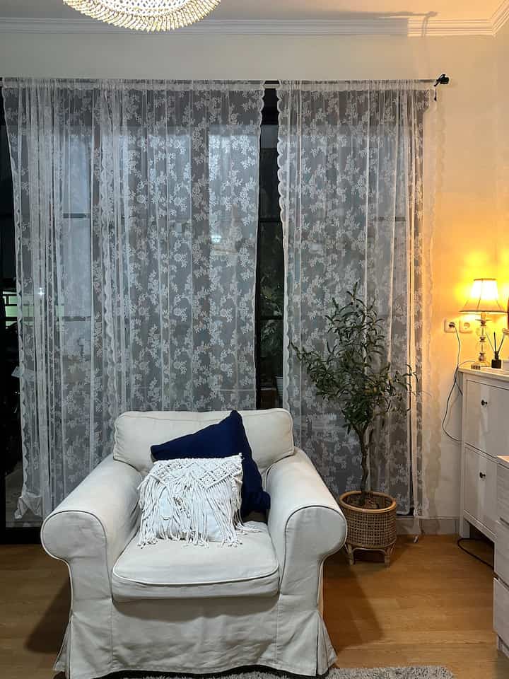 Ruang tamu plus berfungsi ruang keluarga. Karena tamu kami anggap juga keluarga. Hampir keseluruhan furnitur kami beli dari Ikea dan Informa. Dan printilan dekorasi kami beli di marketplace Shopee. 😍


#scandinavianstyle
#homesdesign
#homeideas
#livingroomdesign
#sofaideas