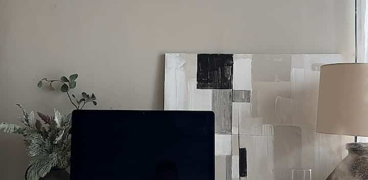 5 styling interior @home.by.ans

- Meja kerja : Dengan konsep “Organic Modern”, dengan perpaduan antara gaya modern, minimalis, dan earthy. Fokus pada elemen organic.
- Kamar Tidur : Dengan konsep “Classic Modern”, nuansa modern pada ruangan dan perpaduan seprei motif bunga dengan warna monochrome.
- Kamar Anak : Dengan konsep “minimalist”, dominan material dengan bahan & motif kayu yang lembut, tidak lupa mainan dengan warna senada.
- Ruang tamu : Dengan konsep “Contemporary”, perpaduan desain modern dan ornamen yang unik.
- Meja kerja kamar utama : Dengan konsep “Modern Minimalist”, warna hitam maskulin dominan pada meja kerjan ini krn meja kerja yg digunakan suami saya. Garis & warna yang tegas.

#OClassinteriorstyling #homestyle