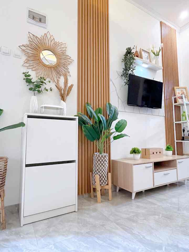 Backdrop TV ✨

Ini adalah ruang TV di rumah kami, kami bikin dengan DIY sendiri dengan modal di bawah 1 juta. Tidak mewah tapi ini sudah cukup nyaman untuk kami menghabiskan waktu bersama keluarga sambil menonton TV 😊

Semoga menginspirasi 🤗

#BackdropTv
#DesainRuangTv
#StylingRuangTv
#BackdropTvLowBudget
#HomeDesign
#RuangKeluarga