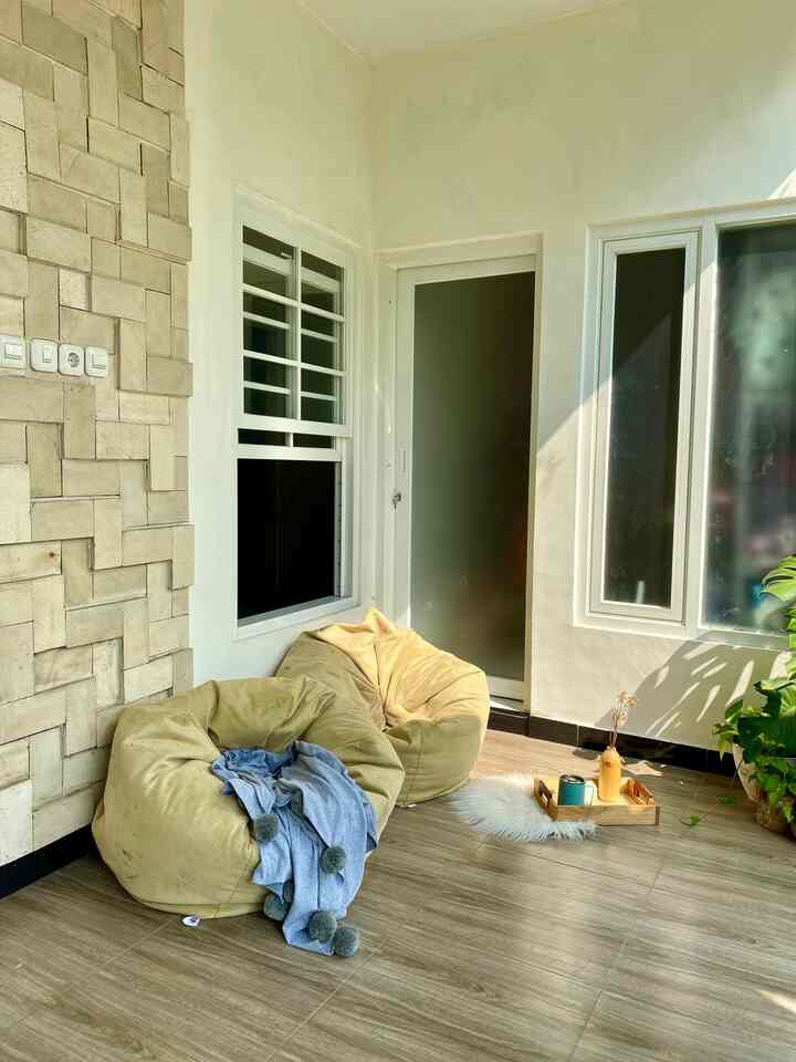 Area santai depan gudang
Area ini jarang ter ekspose karna memang super minimalis, tapi area ini nyaman, krn letaknya di belakang rumah dan lebih privasi kalo lagi bersantai disini🥰


#terasrumah #terasbelakang #ruangsantai #spotfavorit #inspirasiruangsantai