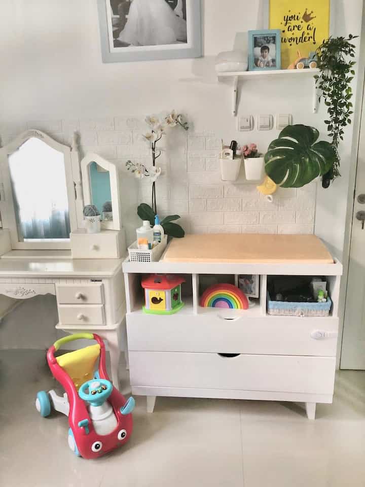 Finding this house was really unpredictable. Because at first we wanted to just live on the outskirts of Jakarta so we could find a bigger house, but it turns out that this housing complex became our soul mate✨
The size is not too big, the location is not far from my parents' house, and most importantly it's close to everywhere😍

Several areas have been repurposed to be child friendly, considering there are 2 toddlers at home, so for the time being every corner is decorated with children's toys #MyHomeStory
 #PerialananRumahku
 #CeritaRumahku #rumahcluster #rumahjakarta #jakartatimur #kidsfriendly