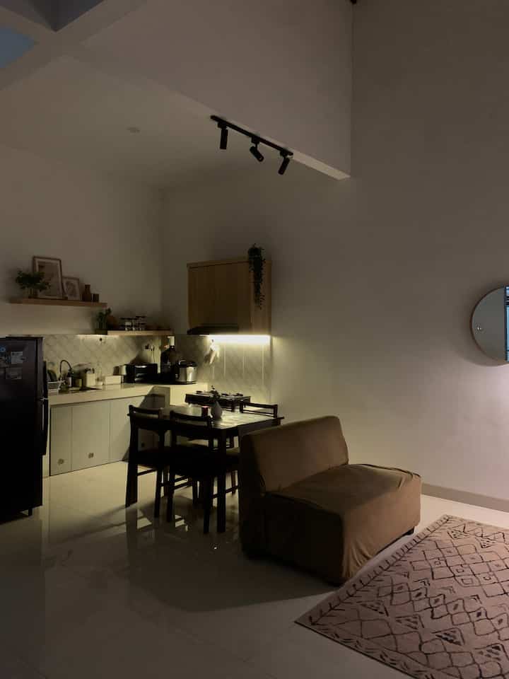 Night vibes ✨

In this last mission I will share night vibes in the living and kitchen areas. A floor lamp with a warm cabaya in the corner of the room gives a homey impression to my living room. The LED strip on the kitchen top cabinet makes the kitchen aesthetic.

#livingroom #diningarea #kitchenstyling #nightvibes #simplekitchen #homedecor