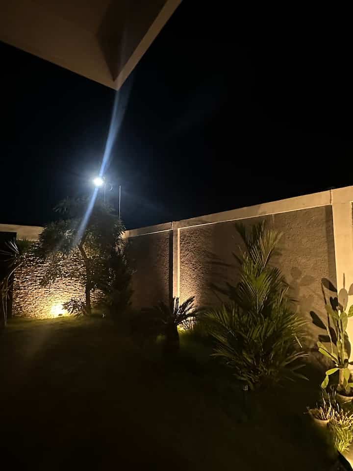 Cerita Rumah 7x30m

Perjalanan mencari rumah di tahun 2017,mengingkan rumah dengan lingkungan yang nyaman dan hingga akhirnya kami membeli rumah ini,rumah dengan luas 7x15m namun di perjalanan Alhamdulillaj Allah kasi rezki untuk bs membeli lahan kosong di belakang rumah dgnu kuran yg sama 7x15m,Alhamdulillah skrg sudah terbangun sebagian dengan konsep industrial hingga skrg punya 2 fasad yg berbeda krn bangunan rumah pertama gak kamirenovasi.
Semoga rumah ini menjadi berkah 🥰#MyHomeStory
#PerjalananRumah
#CeritaRumahku
#MyhomeStory
#Rumahpengantinbaru 