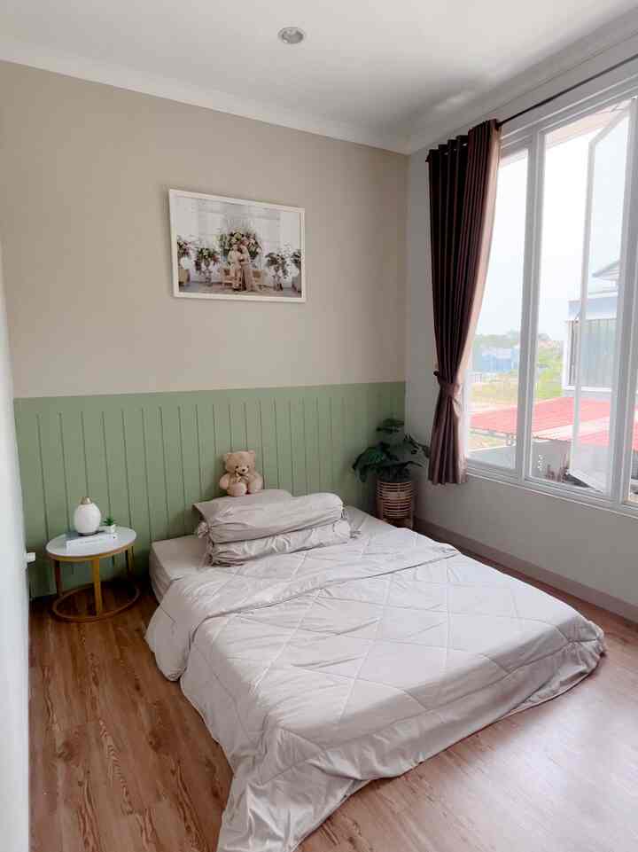 Area masterbedroom yg jarang sekali terekspos 😂 karena jujur area master bedroom ini masih jadi area serbaguna, jadi belum fokus untuk di decor 😂

Semoga di tahun ini kamar mungil ini bisa berganti decor aamiin kencaaang 🤎

#masterbedroom
#ruangtidur
#inspirasikamartidur
#kamarminimalis
#kamartidurmungil
#inspirasiruangan
#kamarmungil