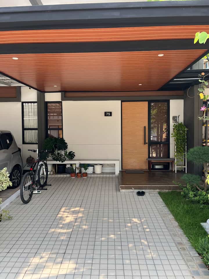 Perjalanan renovasi carport minim drama.
Kuncinya adalah kita kasih penjelasan yg jelas ke tukang, dan wajib di print ya!
Spya tukang ga salah pasang hihi

Ini rekomendasi keramik carport dan cat exterior di kibouichi ❤️

#CatRumah
#InspirasiCarport
#RumahMungil
#RumahDeveloper
#Tangerang

