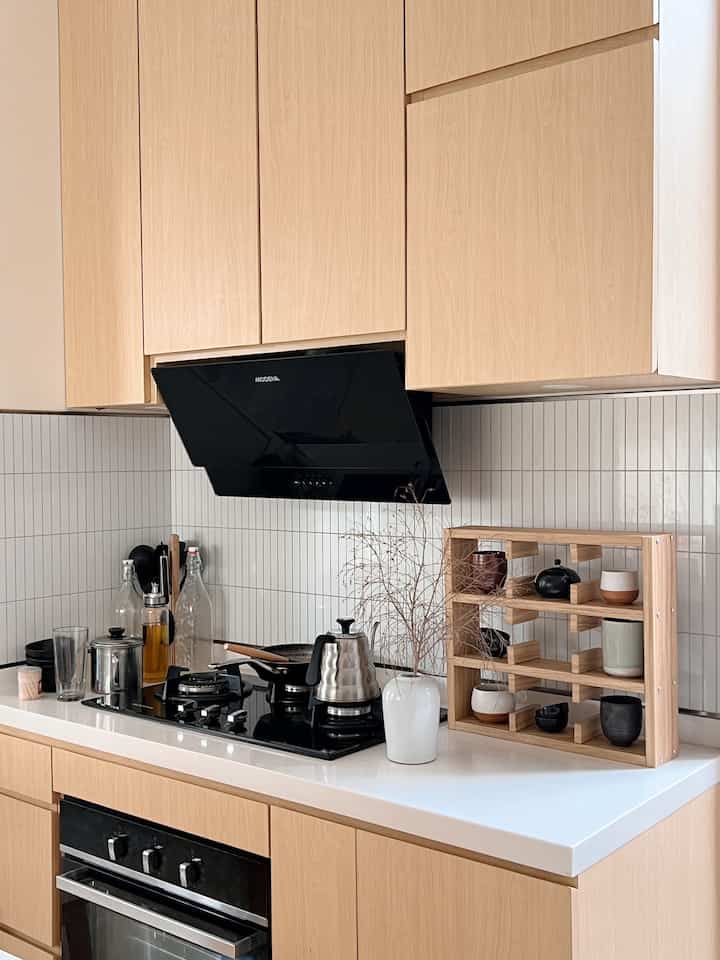 Japandi.

Tema rumah yang kami pilih untuk casadirio karena kami suka dengan tema rumah jepang yang minimalis digabung dengan gaya rumah scandinavian yang mostly menggunakan warna natural dan warm. Pemilihan barang2 dekorasi juga penentu untuk tema rumah kami. Kebanyakan furniture yang kami pilih berwarna cream ataupun natural.

#japandi
#homedecorinspo
#homestyles
#rumahdeveloper
#japandiinspired
#japandihome
#japandistyles