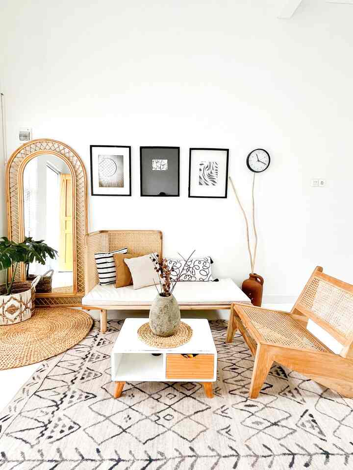 Di mulai dari living room rumah alfa , living room adalah tempat alfa untuk memulai dekorasi di rumah alfa , begitu banyak inspirasi tema yg mimin cari2 waktu ngedesign living room ternyata  jatuh hati sama japandi style . Ornamen wooden tone yg classy dan aesthetic mimin alfa cari2 perabotan yg mendukung thema japandi ,dan taraaaaaa mimin alfa mencoba mix and match perabotan yg di living room ini 🔥✨✨ 

#japandi #homedecorinspo #homestyle #livingroomstyle #livingroomdesign #livingroominspiration