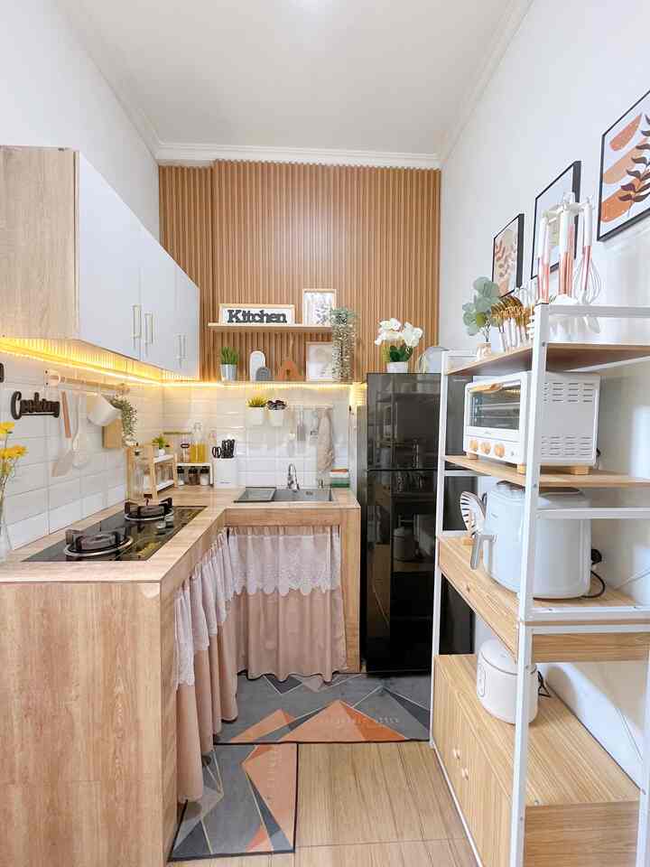 Scandinavian style ✨

Interior di rumah kami terinspirasi dari scandinavian style yang bernuansa warna putih, wood dan natural. Terutama daerah dapur ini warna yang kami pakai dengan perpaduan warna kayu, putih dan natural dan juga kami tambahkan sedikit tanamn artifisial hijau untuk memberikan kesan segar pada ruangan. 

#scandinavian
#homedecorinspo
#homestyles
#dapurmungil
#desaindapur
#dapurestetik
