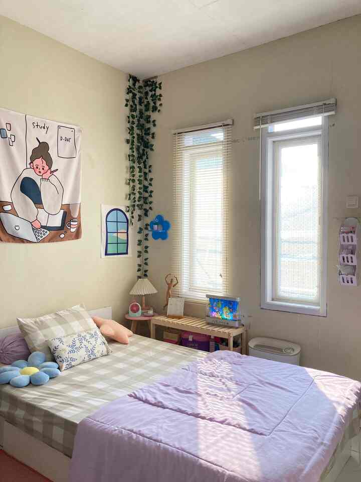 Tema kamarku ini adalah scandinavian dengan nuansa warna pastel, yaitu mengkombinasikan warna almond dan warna soft dengan beberapa wood accent, walaupun sederhana namun menciptakan suasana yang nyaman dan hangat ⋆˙⟡♡

#scandinavian
#kostdecorinspo
#koststyles
