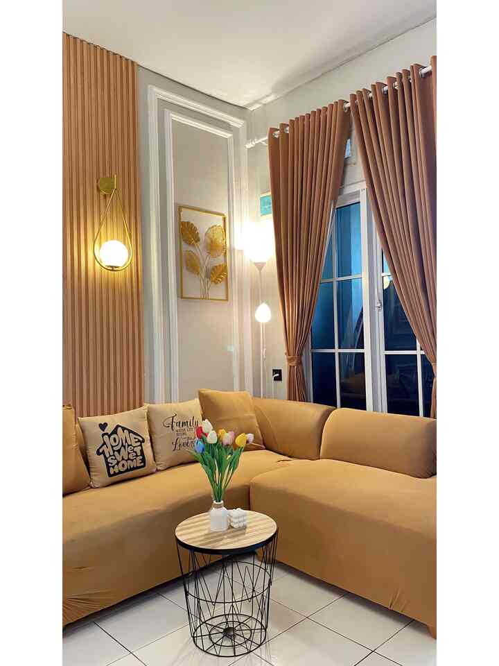 Maasyaallah tabarakallah allahumabarik 🤎🤎

Rumah subsidi yang aku sulap menjadi lebih cantik dan modern..

Rumah dengan style minimalis modern ini aku terapkan dihunian kami ini, untuk mencapai hunian yang minimalis modern, aku pilih furnitur dari warna gold dan coklat muda.. 

Bentuk jendela kotak2 juga menambah kesan elegan dan kekinian di ruangan ini.. 

Warna dinding cerah menambah kesan luas dan bersih..


-----------------
#minimalistmodern
#minimalis
#homedecorinspo
#homestyles
#rumahsubsidi
#serangbanten
#rumahmungil
#decorlowbudget