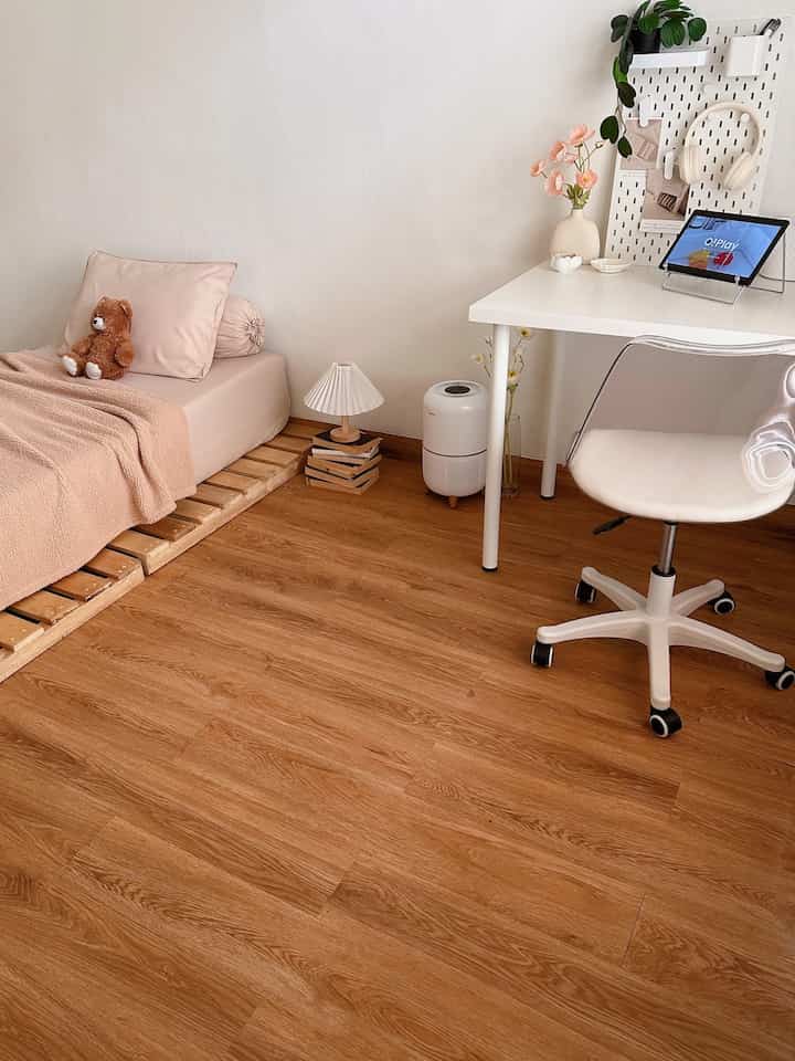 Happy long weekend guys 💕
Aku tim di rumah aja nihhh, santai di kamar sambil scroll HP 🤭

#homedecor #bedroominspo #bogor #inspirasikamarmungil #decorideas #smallroom #inspirasikamar 