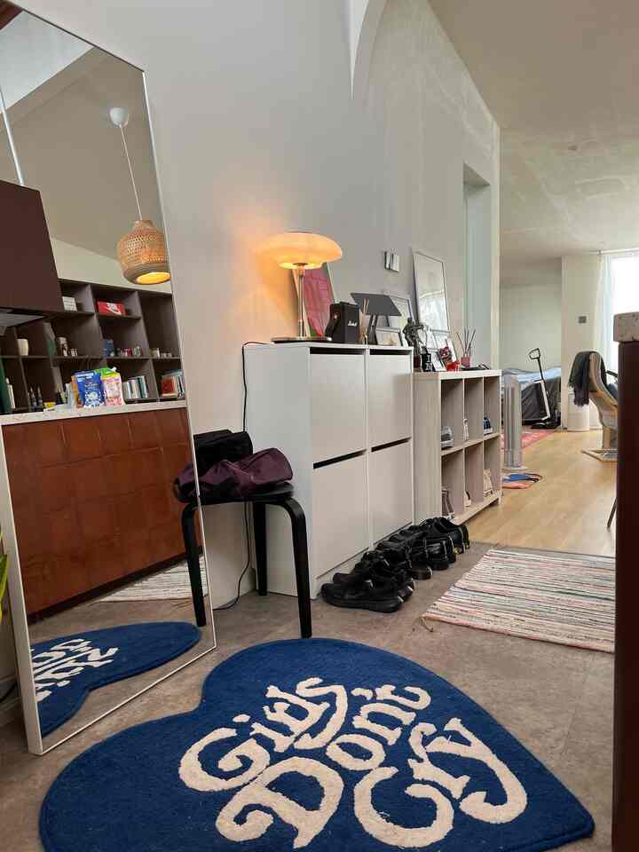 Semakin berwarna, semakin seru! 😁 #roomdecorideas #homedecorinspo #livingroom #diningroom #livingalone