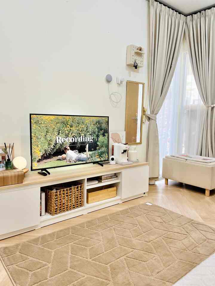 Our Lil House - House Style

Style Japandi perpaduan gaya jepang dan scandinavian adalah style design rumah yang aku terapkan pada rumah, karena aku seneng banget sama style yang clean, homey, dan memberikan suasana hangat!🤎

#japandi #japandistyle #homedecorimspo #homestyle #designinterior #inspirasirumah