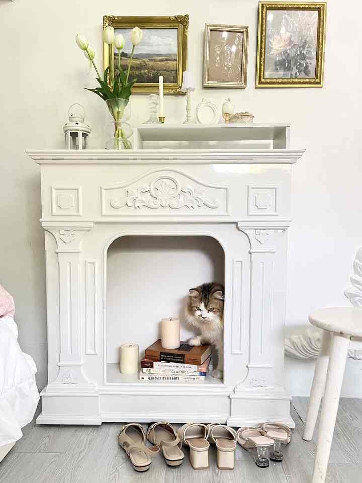 Pinterest room
kamar tidur aku salah satu kamar yang terinspirasi dari pinterest, sekarang jadi kamar tidur yang nyaman. Selain itu juga setiap sudut detail nya sangat cantik ditambah karena aku pilih european room dan sentuhan vintage style.

#kostdecorinspo #koststyles #pinterestroom #Instagrammable