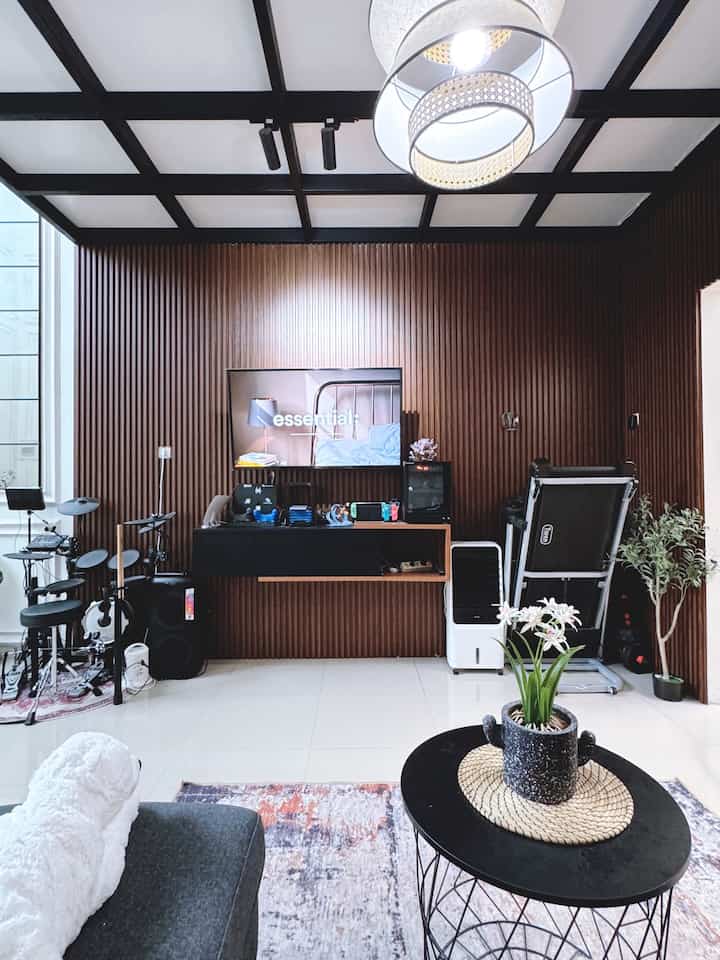 Home Style

Rumah ini bertema modern.. memadukan warna hitam, coklat dan putih di hampir semua ruangan.. 

#stylerumah #homedecoinspo #homestyles #homedecor #dekorasirumah #inspirationhomedecor