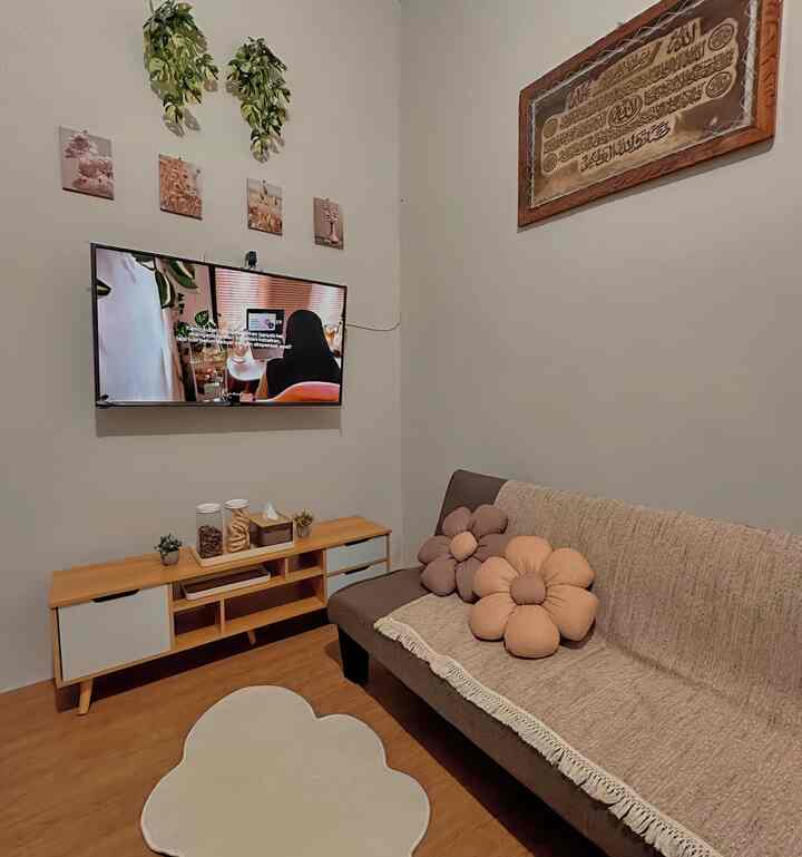 Belum rame, masih agak polos, masih berproses, semangat 🤎

#slowmakeover #decorlowbudget #koststyles #kostdecorinspo #minimalist 