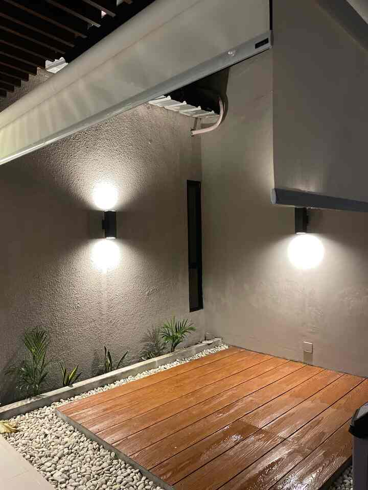 Indoor garden kami tiap malem kalau habis ujan. Puji Tuhan airnya ngga pernah sampai meluap ke lantai dalem rumah 🥹🤍 #indoorgarden