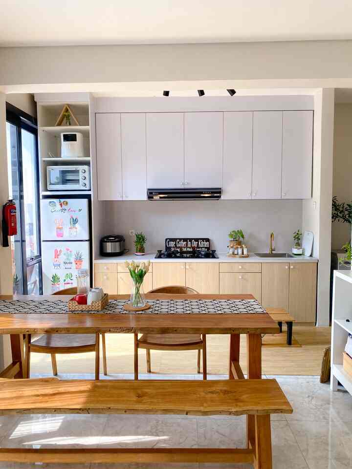 Dream kitchen

Hal pertama yang saya inginkan ketika mulai merenovasi dan mengis perlahan rumah kami ini , yang utama adalah saya ingin membuat kitchen / dapur yang sesuai kebutahan kami sekeluarga.

Dengan luas bangunan yang terbatas kami memaksimalkan area kitchen / dapur ini agar berfungsi sangat maksimal. Dan dapur ini termasuk area sentral pada area open space pada rumah kami

Kami memilih warna yang sangat netral agar senada dengan konsep yang kami terapkan

#mydreamkitchen
#idedekordapur
#dapurestetik
#segehouse