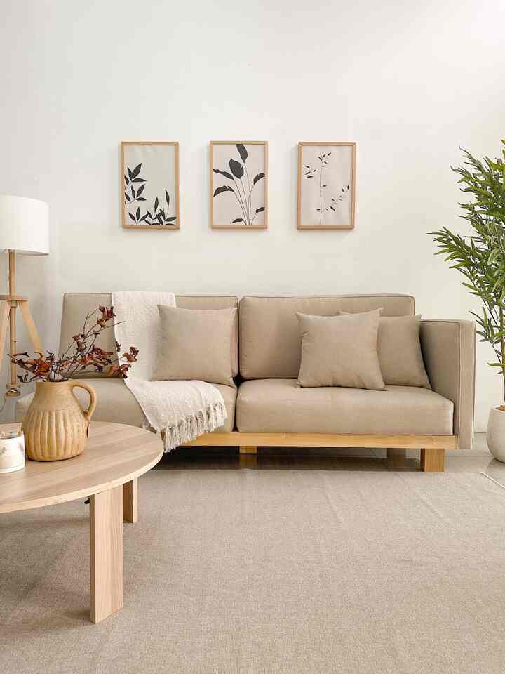 Japandi living room yang masih berproses, ada furniture baru disini , yup sebelumnya kami menggunakan sofa warna coklat sekarang ganti ke warna krem , agar terkesan lebih terang. 

Gak banyak dekorasi disini, hanya beberapauntuk mempermanis tampilan ruangan.

#livingroomstyling
#dekorasilivingroom
#livingroommakeover
#japandilivingroom
#japandihome
#japandiinterior
#dekorasiruangtamu 