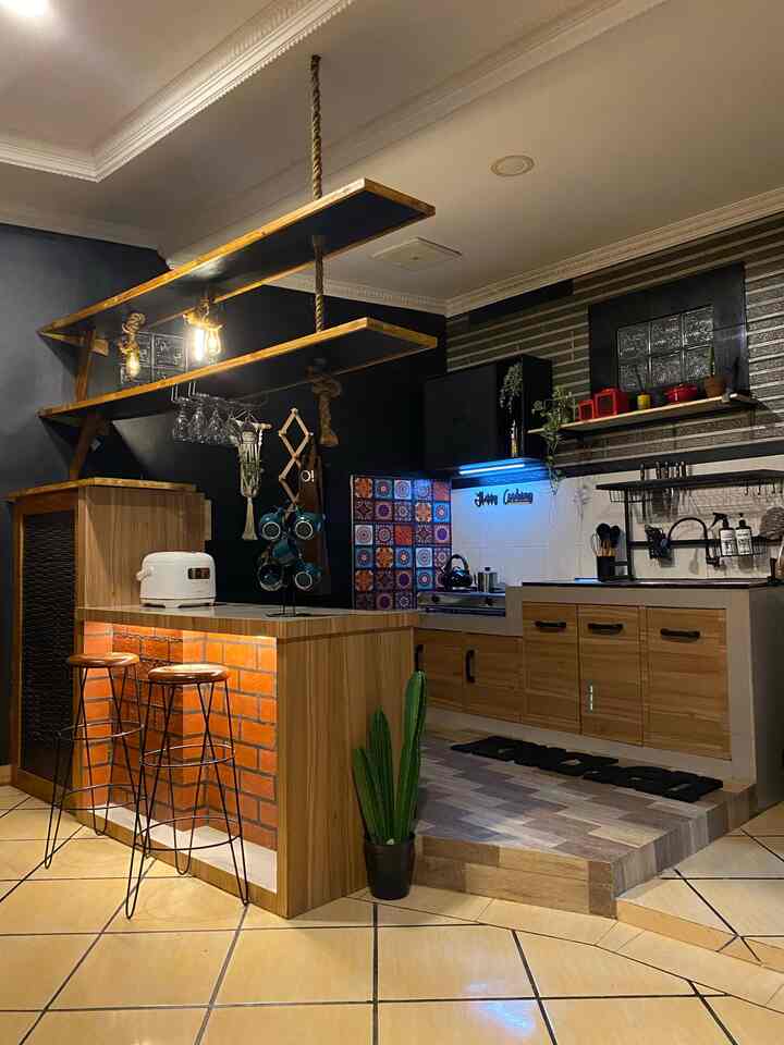 My Dream Kitchen 

Dapur yang terinspirasi dari cafe dengan ambience cukup terasa, adanya minibar lengkap dengan kursinya harapannya biar betah dirumah jadi ga sering main ke cafe. untuk mewujudkan dream kitchen aku dan suami ga ada budget khusus. Membeli item satu dan item yang lainya juga kita beli cicil sambil memilah sebelum membeli barang mana kita butuh atau hanya karna ingin saja. 

Kita juga masih pakai barang lama di dapur ini seperti kompor kompesional yang usianya sudah 10 tahun, masih berfungsi dengan baik jd belum ada alasan untuk ganti yang baru. 

#MyDreamKitchen
#IdeDekorDapur
#DapurEstetik
#DecorLowBudget
#InpirasiDapur 