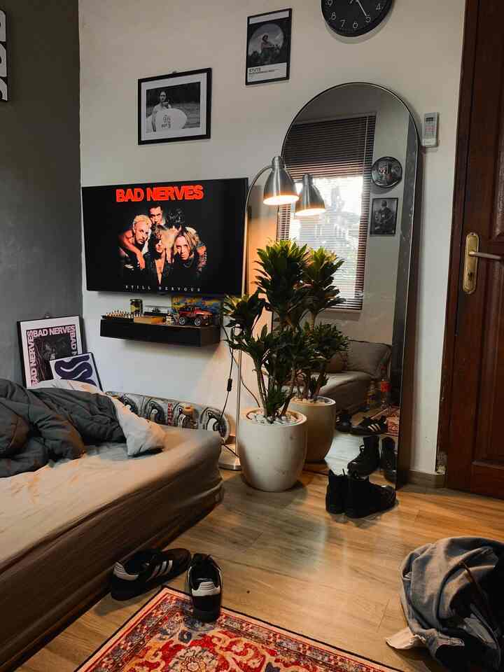 Hari yang berantakan #BedroomStyling #DekorasiKamarTidur #MakeOverKamarTidur #homedecorinspo #kostdecorinspo #homestyles #koststyles #bedroom #roominspo #roomstyles #kamarcowok #tinyroom #bedroomideas #dekorasikamar