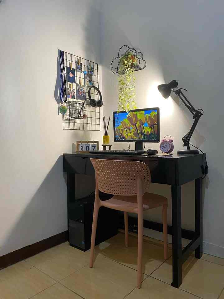 Set Up meja belajar

Spot belajar sekaligus jadi tempat ngonten untuk edit video mendominasi warna hitam dengan dekorasi rak Ram display bisa jadi opsi mendekorasi meja belajar dengan Budget friendly 

#mejabelajar
#inspirasimejabelajar
#setupmejakomputer
#idedekorasimejabelajar 
#decorlowbudget
#bananahome