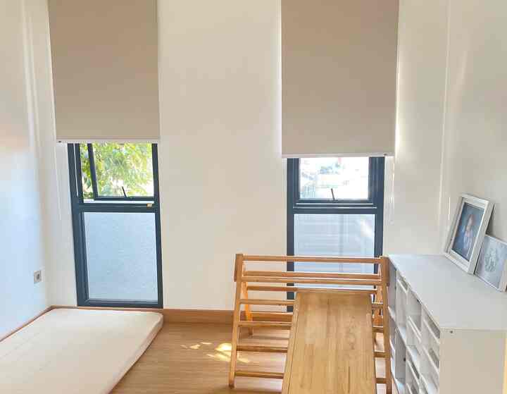 Kamar Anak Secukupnya
karena anak kami masih kecil jadi kamarnya digunakan untuk bermain saja. Isinya terdiri dari kasur lipat, lemari pakaian dan mainan. Walaupun secukupnya tapi bikin anak nyaman bermain😆😆

#BedroomStyling #KidsBedroom #Japandi #DekorasiKamarTidur #MakeOverKamarTidur #KamarAnak #RuangBermainAnak #RuangBermain