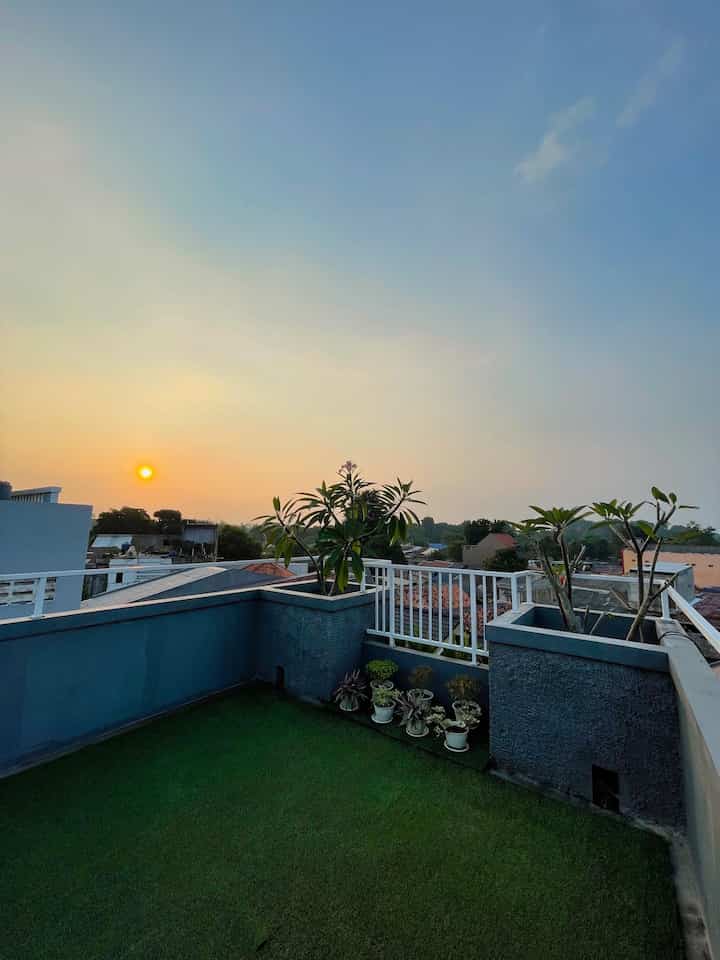 Sore hari di rooftop rumah🌿🌅 

#Rooftop
#Inspirasirooftop
#RumahMinimalis
#Tinyhome
#RooftopIdea
#50m2