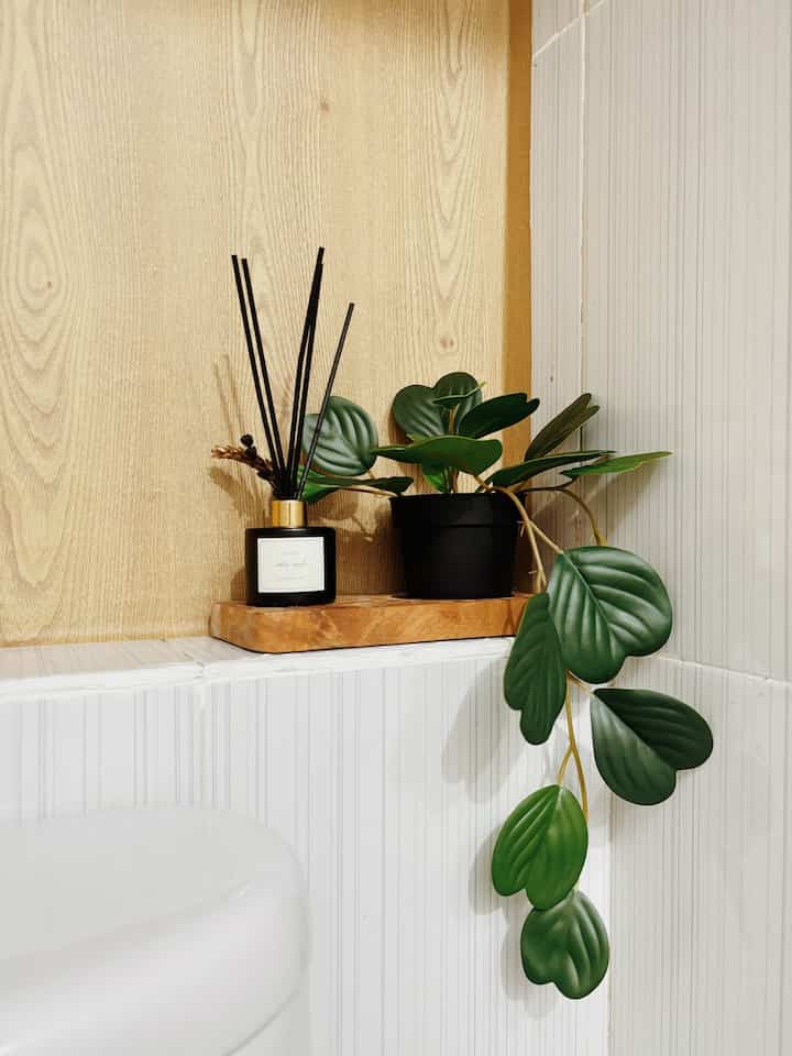 Scent of our Home✨
-
beberapa wewangian yang aku pakai untuk membuat ruangan tetap wangi sepanjang harii🖤
#scentoftheroom
#reedsiffuserinspo
#wewangianrumah
#decorinspo
#inspirasidekorrumah
#rumacefour
#bogor