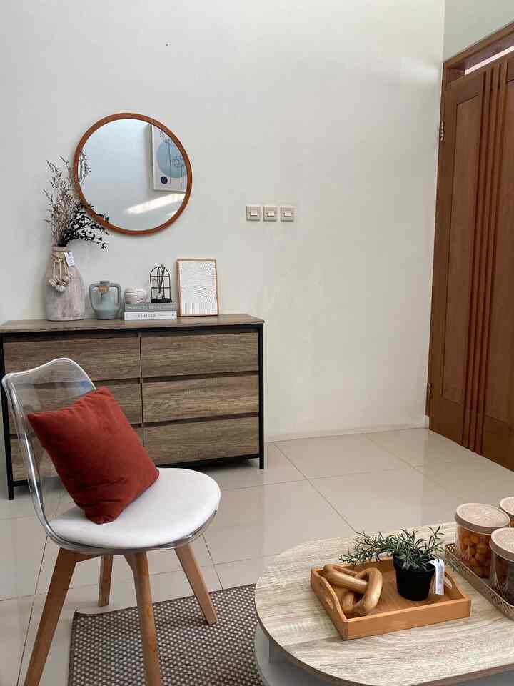 Foyer area🪴
#Inspirasiruangtamu #foyerarea #lemari3tingkat #foyer #livingroominspo #dekorasiruangtamu #idefoyer