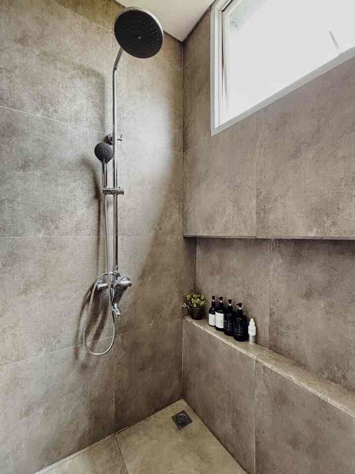 Best Buy Bathroom Version✨
-
beberapa items di kamar mandi ruma cefour yg estetik dan juga fungsional:
• botol sabun & shampo estetik
• kontainer penyimpanan
• rak dan gantungan putih
• rak kosmetik putar
#dekorbudgetfriendly
#estetikmurah
#spilldecorlowbudget