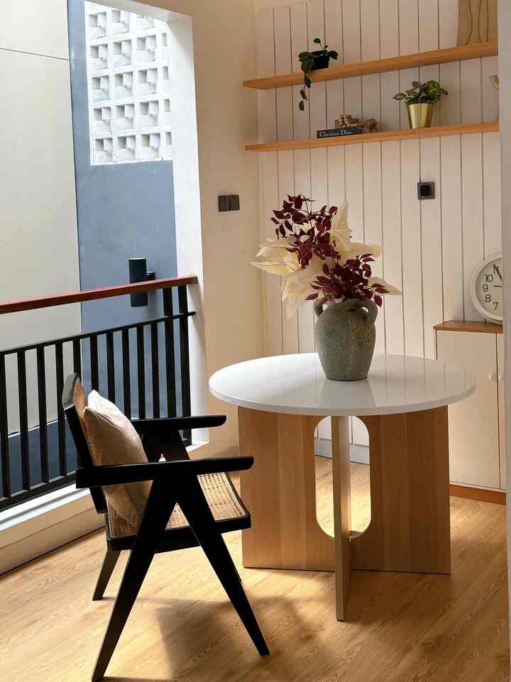 Lounge mini di casa de kath #rumahminimalis #ruangkerja #homestyling #stylinginspo #homedesign #japandi #neutral #depok