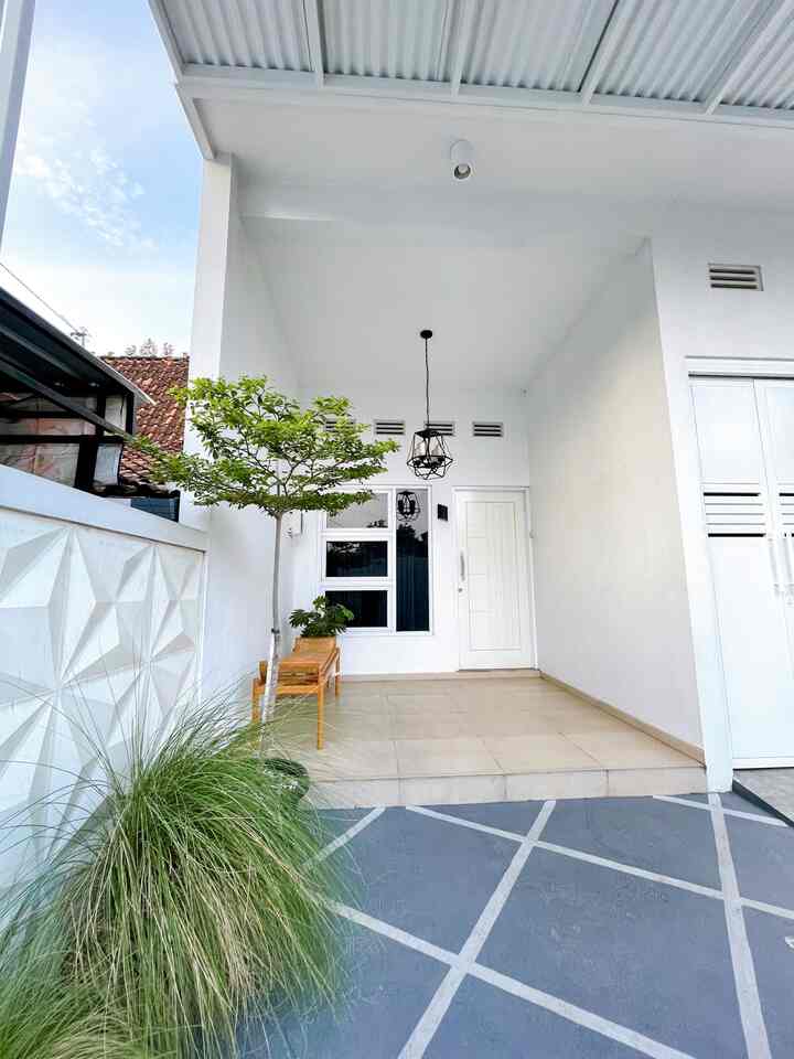 Teras & inner court (ruang terbuka) di rumah 🏡🍃

#teras #taman #kolamikan #japandi #minimalist #scandinavian #homedecorinspo #homestyles #decorlowbudget #rumahmungil #livewithkids 