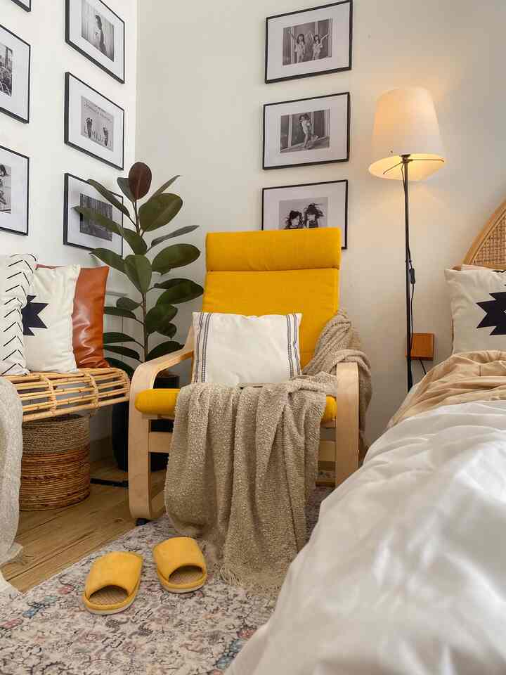 Reading Space ✨
—
menambahkan kursi berlengan kayu pada kamar bisa digunakan untuk bebagai kebutuhan, kami sendiri memanfaatkannya untuk reading space
—
untuk yang punya baby bisa juga dimanfaatkan sebagai kursi untuk meng-ASI-hi, bisa dijadikan tempat untuk nonton sambil ngemil, atau bisa juga sebagai tempat relaksasi setelah aktivitas seharian sambil scroll media sosial
—
#InspirasiKamarTidur
#ReadingSpace
#BedroomIdeas
#KursiBerlengan
#ScandiBohoStyle