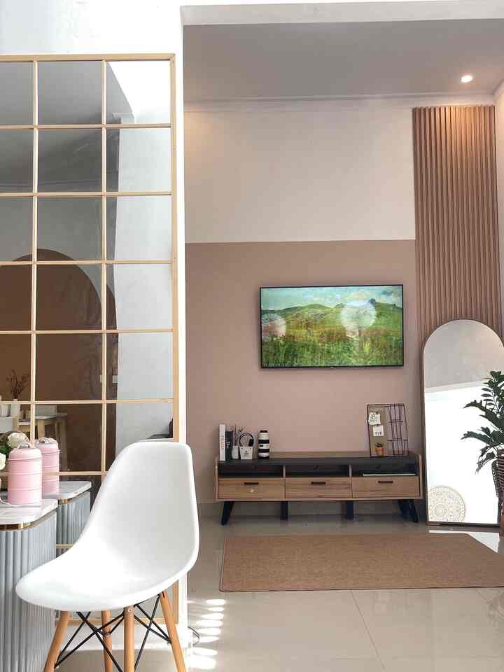 ide dekor ruang tv yang kecil jadi lebih homi
pemilihan dekorasi dan printilan yang murah namun bermanfaat

#ruangtv #dekorbudgetfriendly #estetikmurah #spillbudgetlowbudget #rumah #home #ruangan 