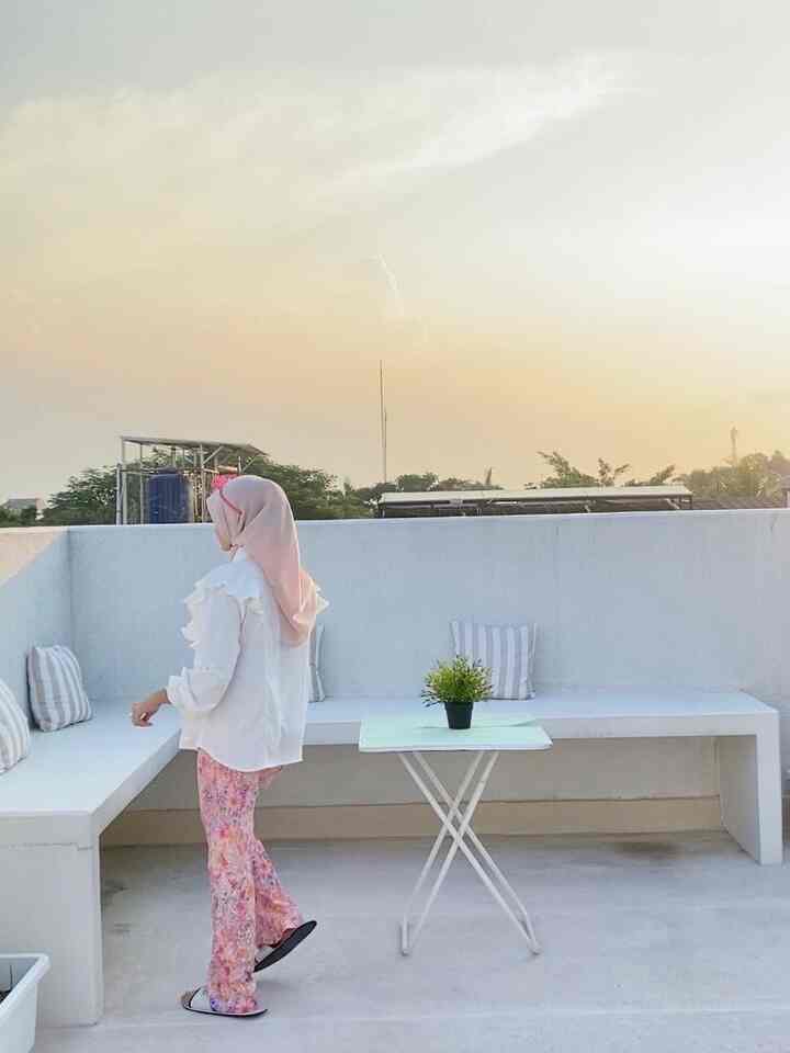 hai teman online, yang ingin renovasi rooftop rumah mu, jangan bosen yah untuk mampir di ohouse kami, semoga tata ruang dari kami membantu kamu untuk menemukan inspirasi baru ya. 

#rooftop
#Rumah 
#houseofchel
#dekorasirooftop
#rooftopestetik
#homedecor