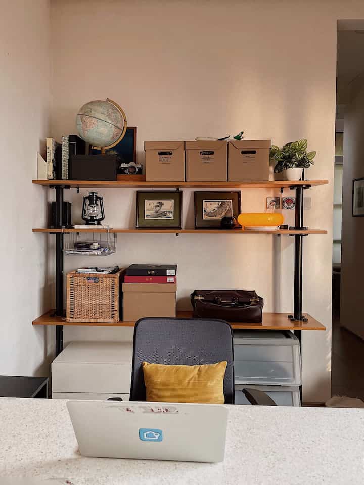 
✨Home Office✨

This is a shared work space in the corner of the house, and I share this side of my husband's work area. The plan is also to make a hanging cupboard above this shelf to contain more closed storage, so it is hoped that items that are not used often will be tidier and won't look messy. 
_
#HomeOffice
#WorkspaceInspiration
#MinimalistWorkspace
#Athomecorner
#HomeOfficeInspo
#Workspace
#WorkingSpace

